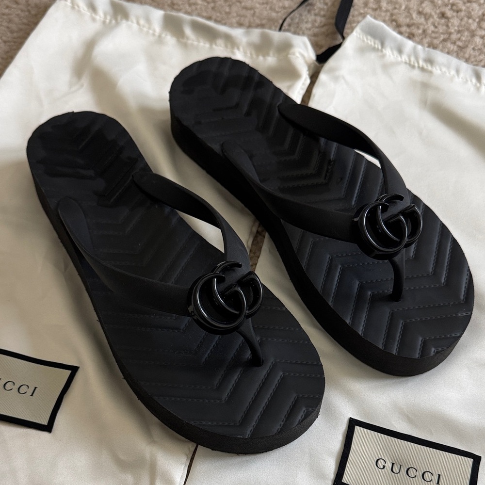 Gucci Black Logo Rubber Flip Flops